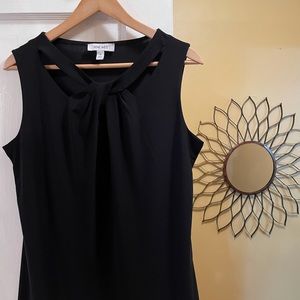 Women Nine West top, beautiful design, gently used, worn once excellent shape